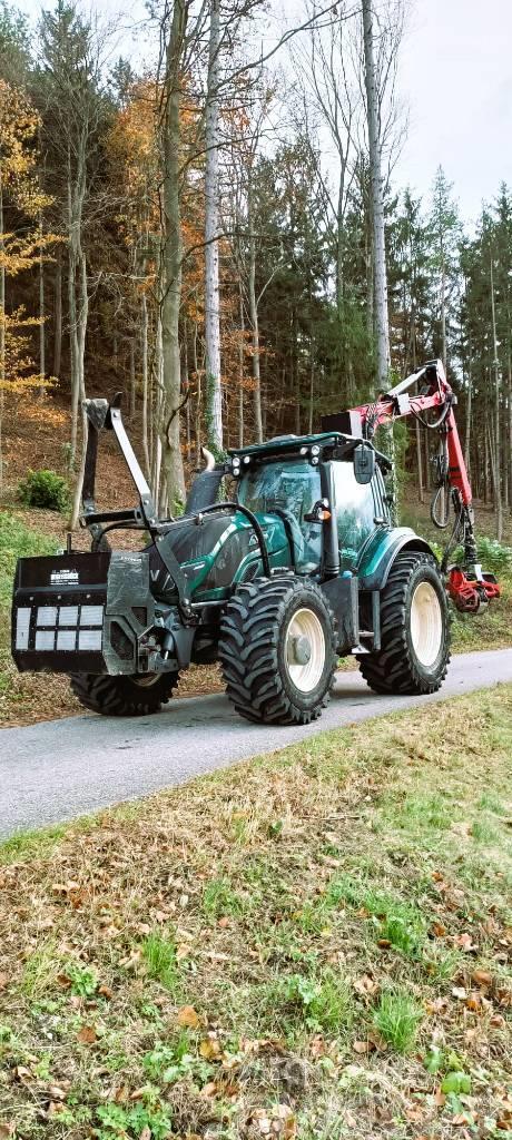 Valtra T234D Gozdarski traktorji