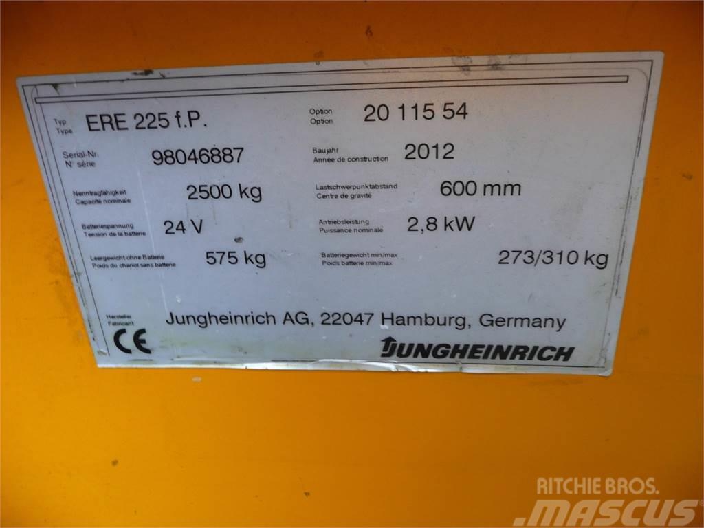 Jungheinrich ERE 225 Električni nizko dvižni viličar s stojiščem