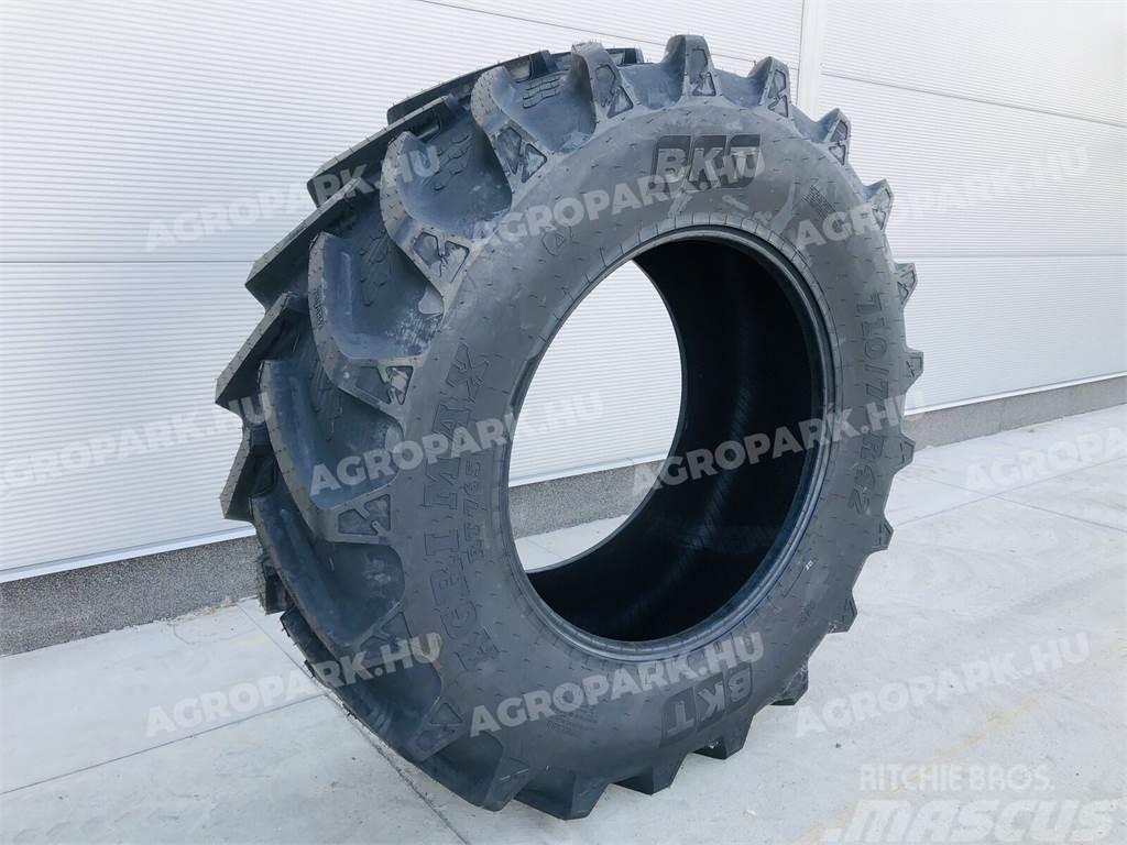 BKT tire in size 710/70R42 Gume, kolesa in platišča