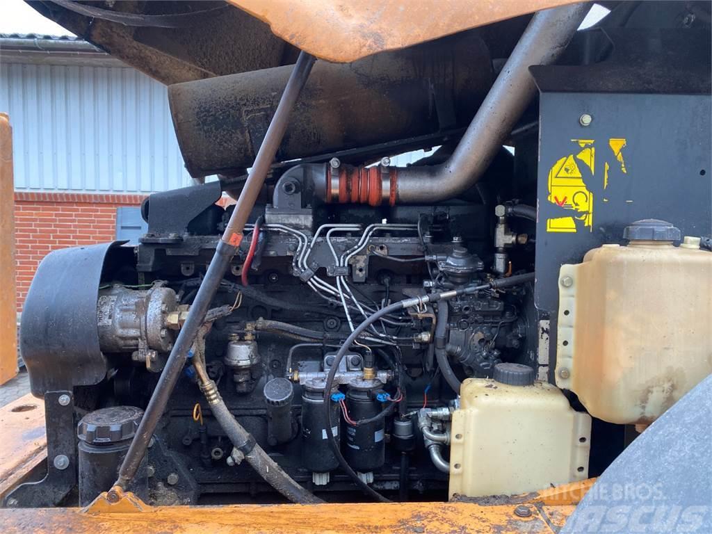 New Holland 688TA/M2 (gangbar) Motorji