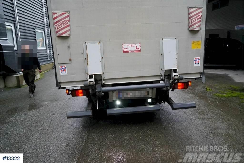 MAN TGL 8.210 Box truck w/ Zepro Lift Tovornjaki zabojniki