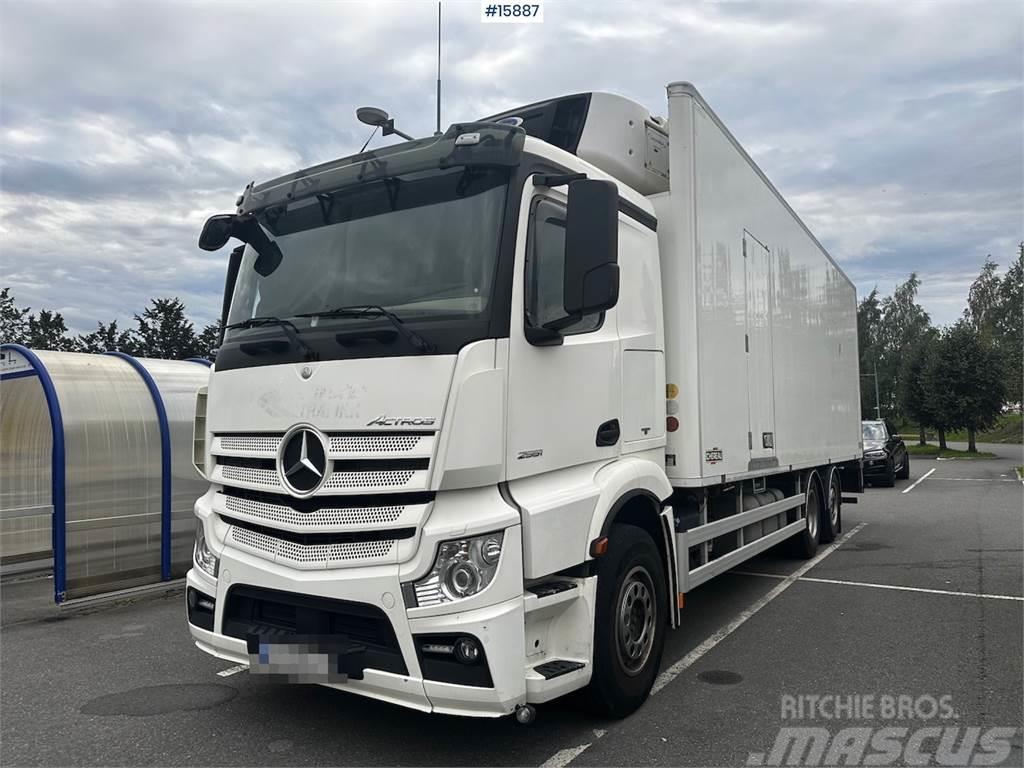 Mercedes-Benz Actros 6x2 Box Truck w/ fridge/freezer unit. Tovornjaki zabojniki