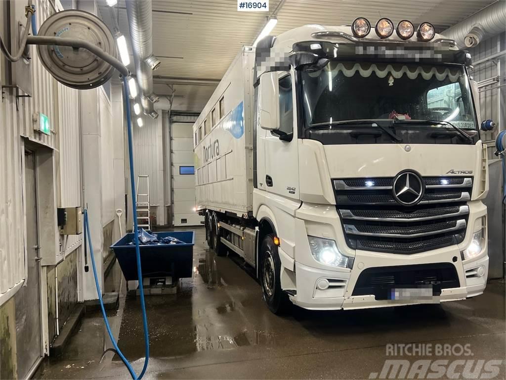 Mercedes-Benz Actros Animal transport truck w/ lift Komunalna vozila