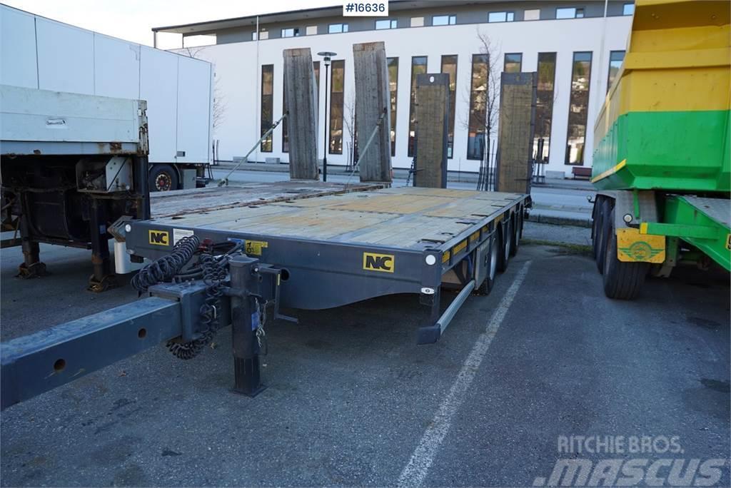 NC 3 axle machine trailer that is little used Druge prikolice