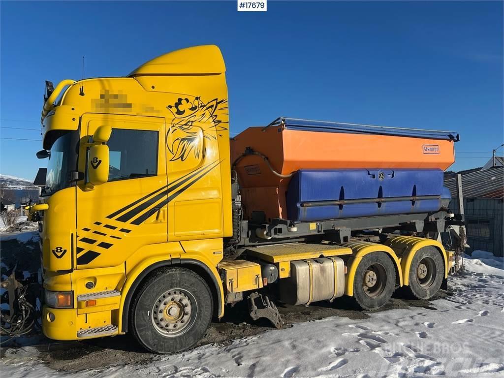 Scania R620 6x4 snow rigged combi truck Vlačilci