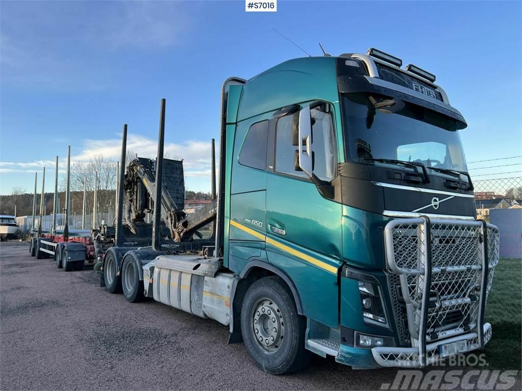 Volvo FH16 Timber truck with trailer and crane Tovornjaki za hlode