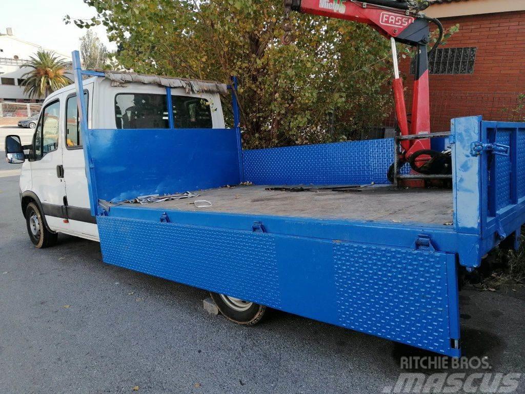 Camion Iveco Daily Doble Cabina con Pluma Drugi tovornjaki