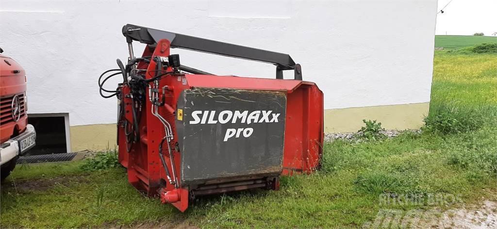  Silomaxx Ostali stroji in oprema za živino
