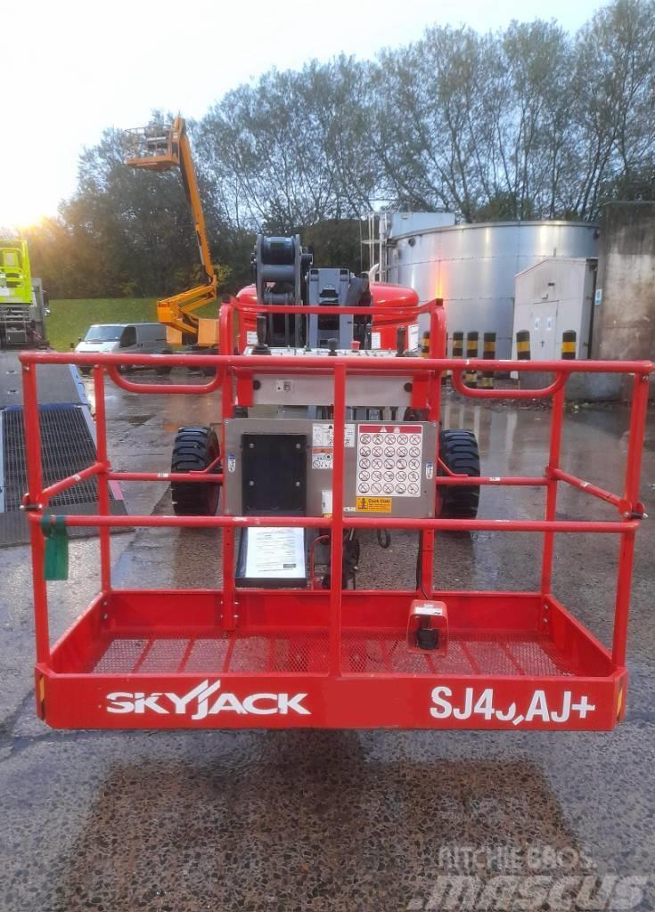 SkyJack SJ 45 AJ+ Zglobne dvižne ploščadi