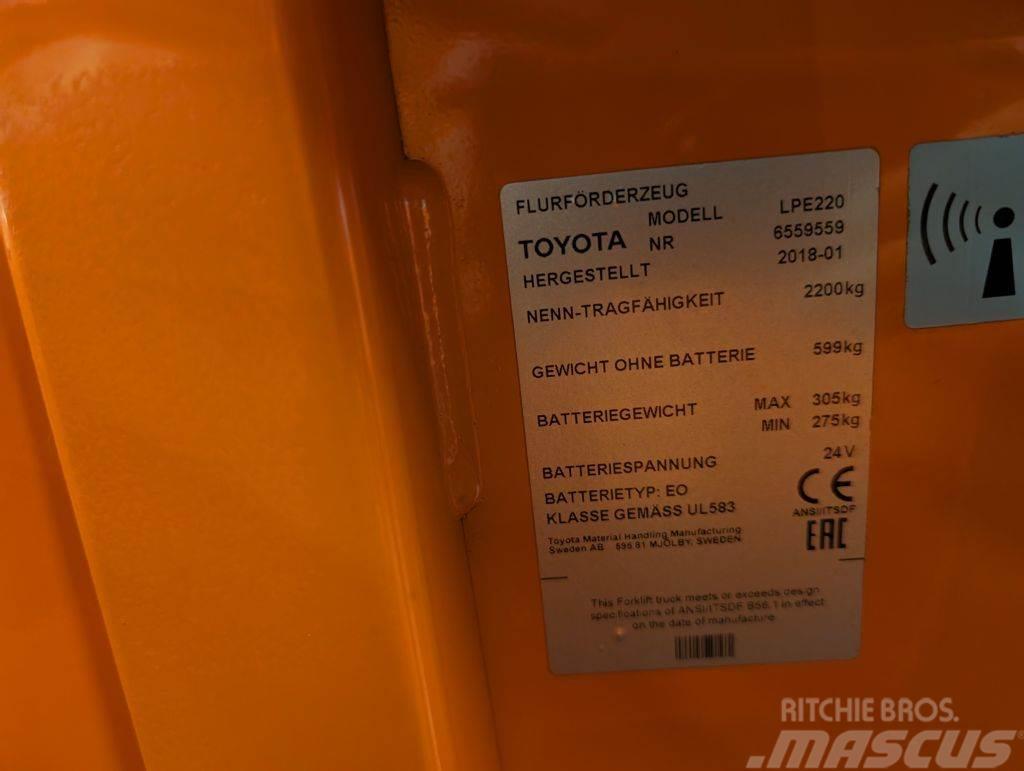 Toyota LPE 220 // Batterie 2020 // 3810 Std. // Initialhu Nizko dvižni komisionirni viličar