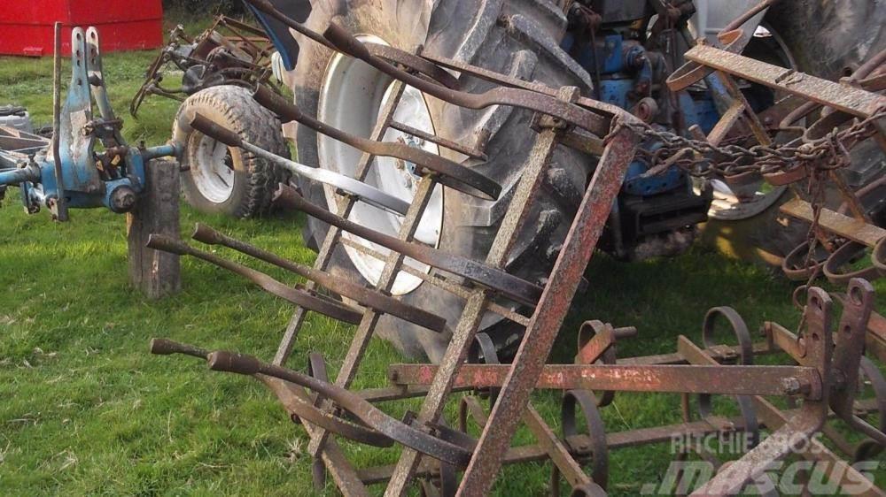 Massey Ferguson folding cultivator £375 Kultivatorji