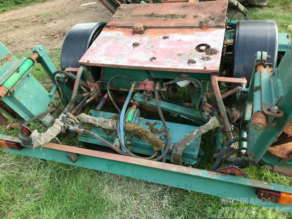 Ransomes gang mower 5 reel - tractor driven - £750 Vrtni traktor kosilnice