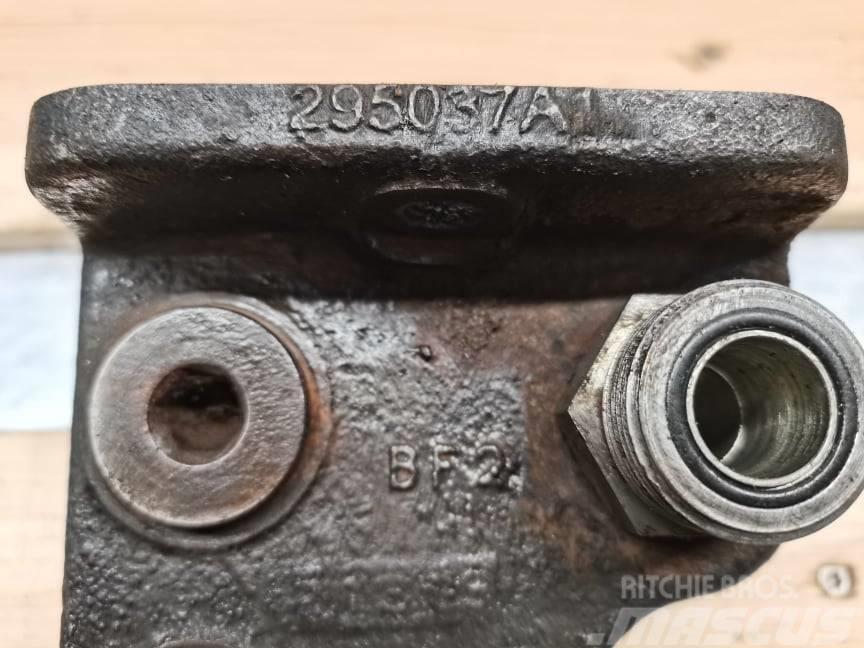 CASE MX 270 Magnum hydraulic socket Hidravlika