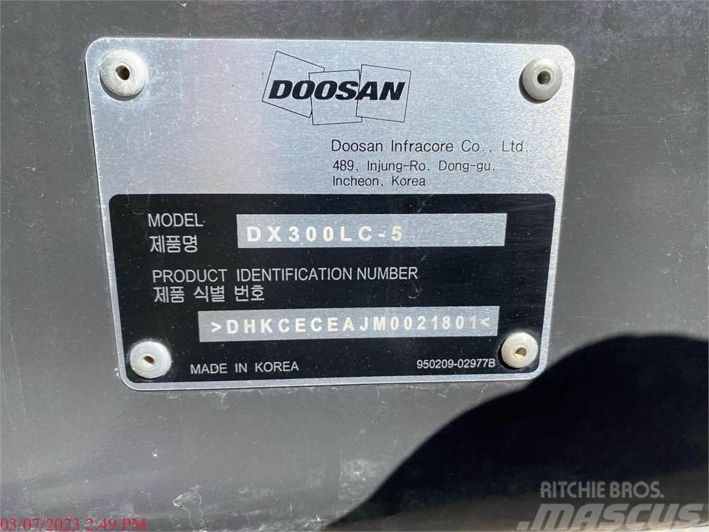 Doosan DX300 LC-5 Bagri za prekladanje primarnih/sekundarnih surovin