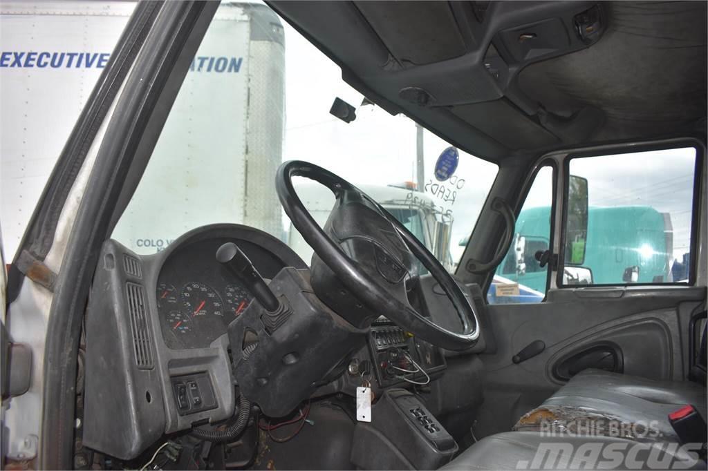 International DURASTAR 4300 Tovornjaki z žerjavom