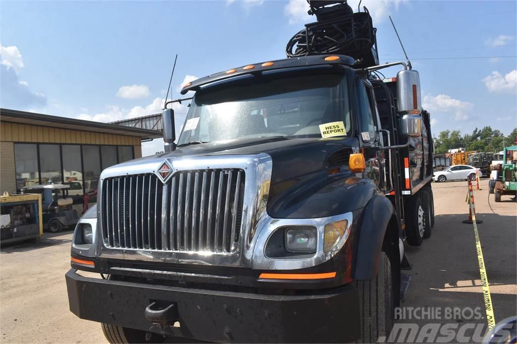 International WORKSTAR 7600 Tovornjaki z žerjavom