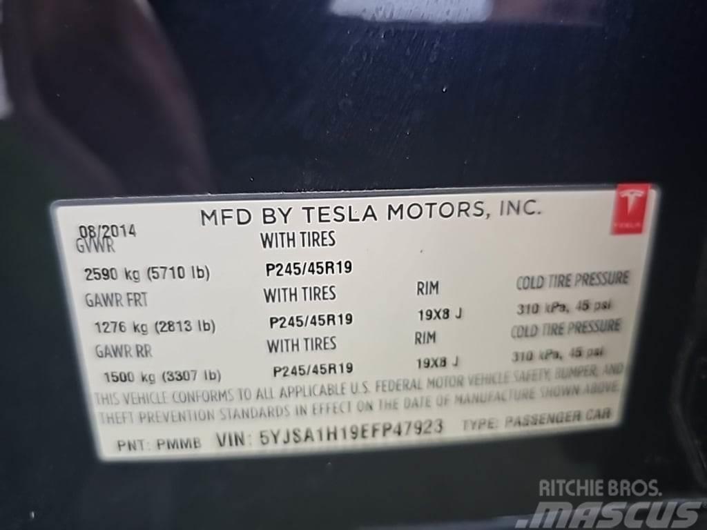 Tesla Model S Avtomobili