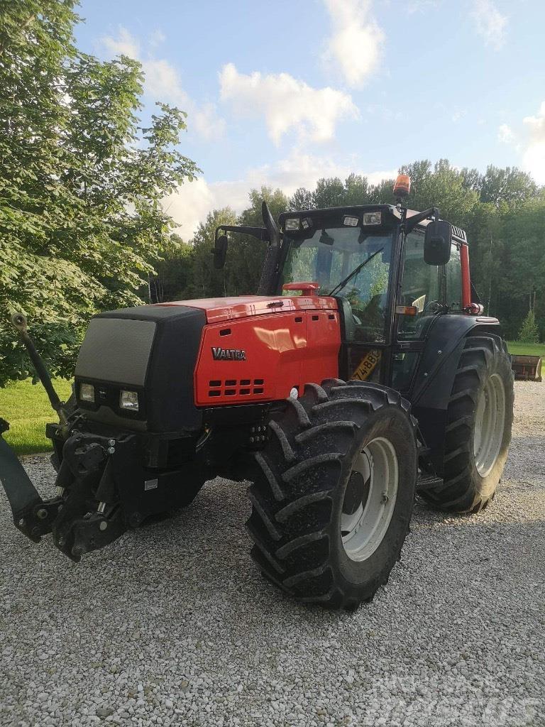 Valtra 8350 Traktorji