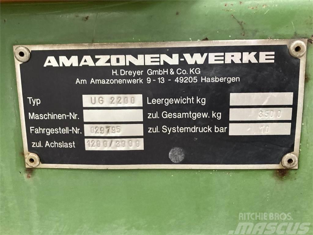 Amazone UG 2200 Vlečne škropilnice