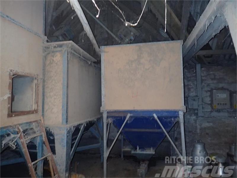 Mosegård Inddøres siloer i forskellige størrelser Oprema za razkladanje silosa