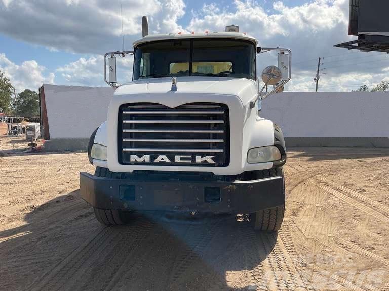 Mack CTP 713 B Drugi tovornjaki