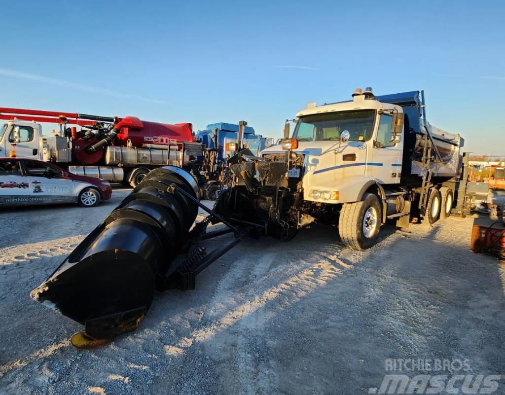 Volvo VHD Snow Plow Truck Snežne deske in plugi