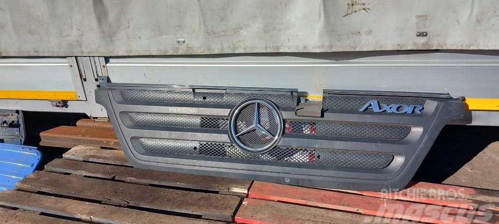 Mercedes-Benz Axor 1824 9448800085 GRILL Kabine in notranjost
