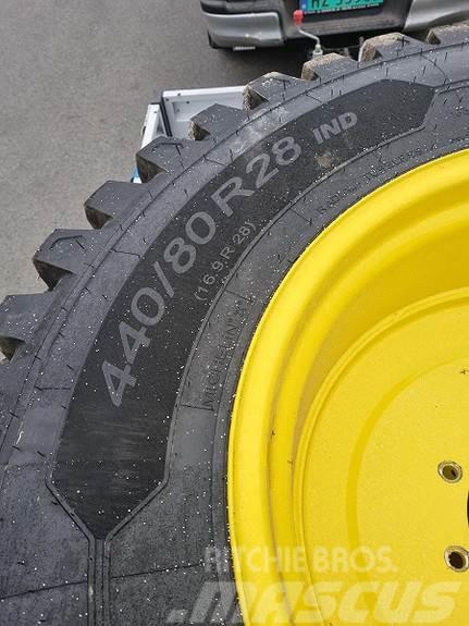 John Deere Hjul par: Michelin Crossgrip 440/80R28 Fakspro Gul Gume, kolesa in platišča
