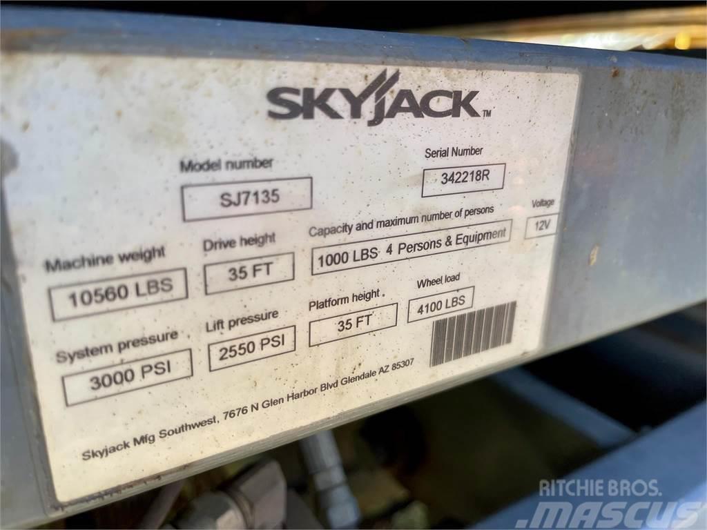 SkyJack SJ7135RT Škarjaste dvižne ploščadi