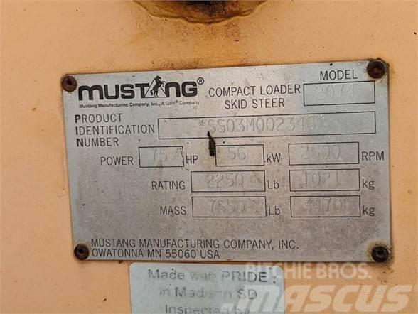 Mustang 2074 Skid steer mini nakladalci