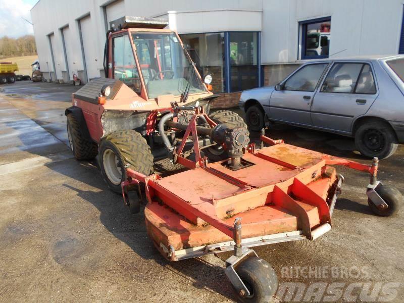 Wiedenmann TT70 Vrtni traktor kosilnice