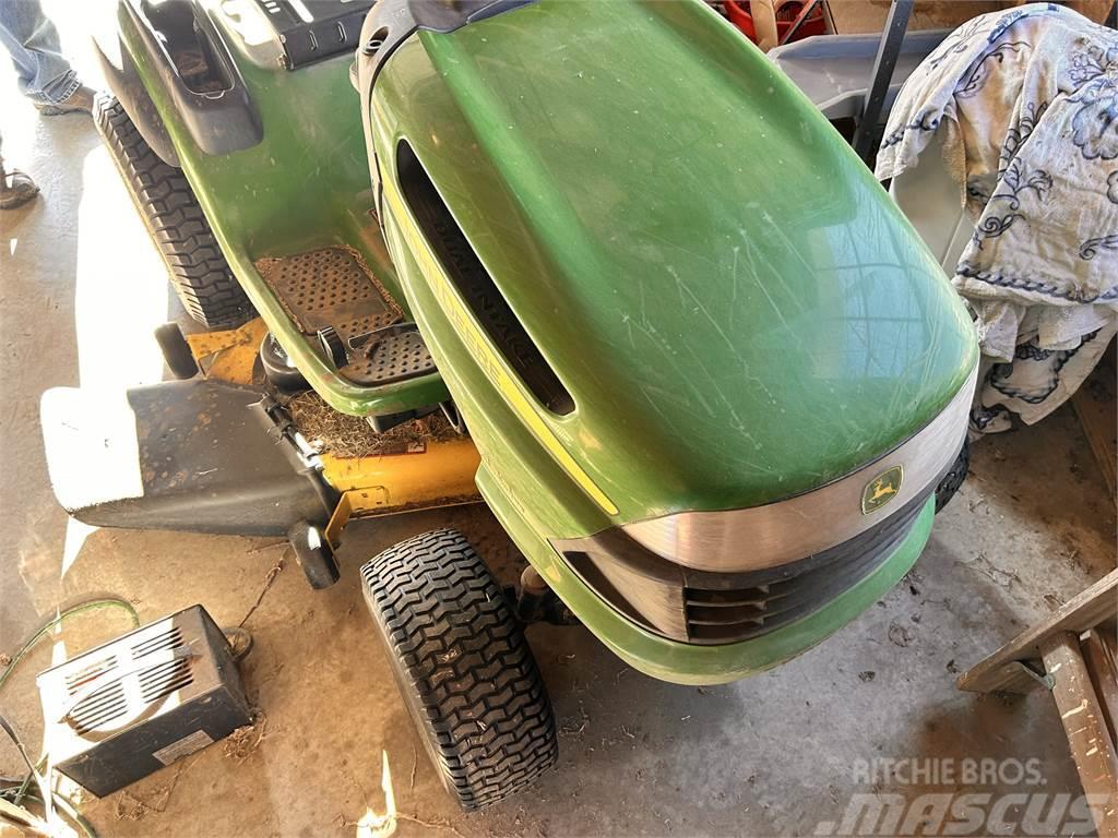 John Deere 145 Vrtni traktor kosilnice