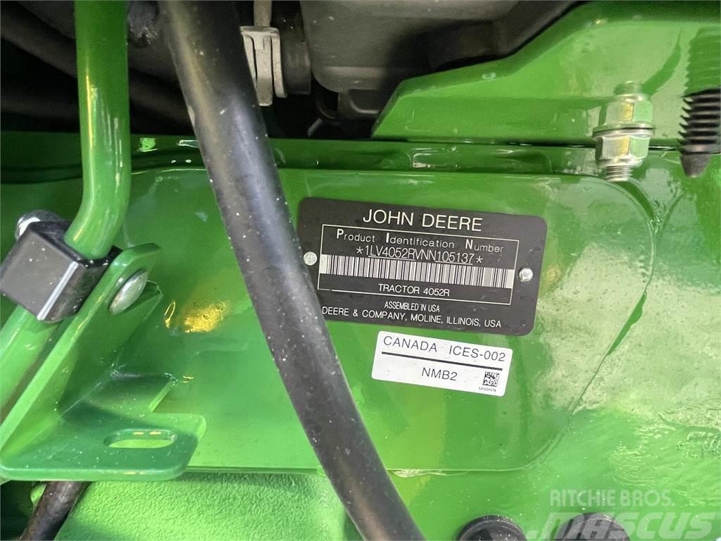 John Deere 4052R Traktorji
