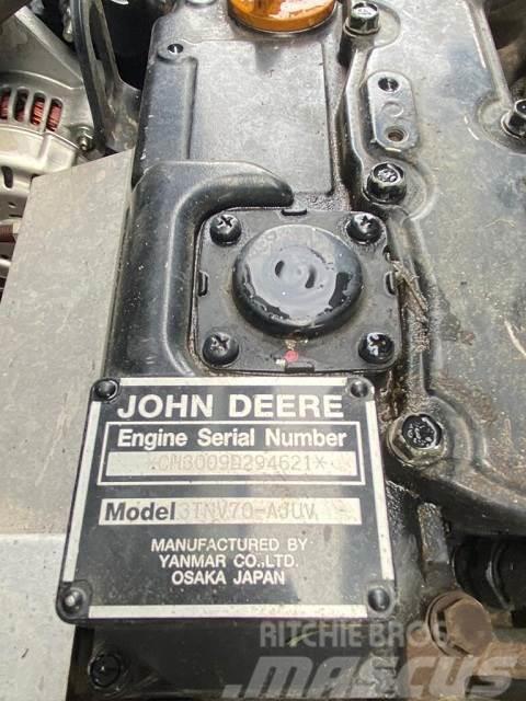 John Deere XUV 865M Pomožni stroji