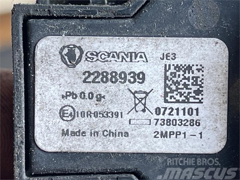 Scania  PRESSURE VALVE 2288939 Radiatorji