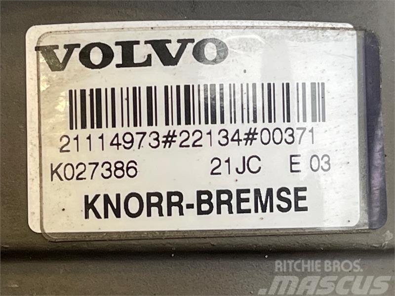Volvo  FOOT BRAKE MODULE 21114973 Radiatorji