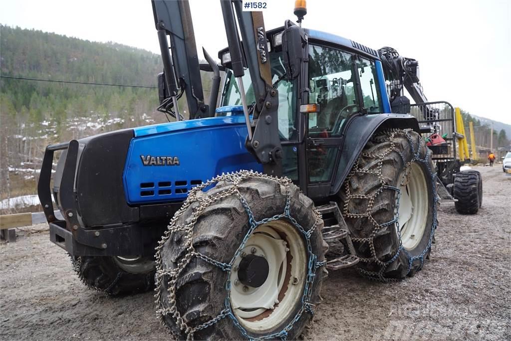 Valtra 6850 Traktorji