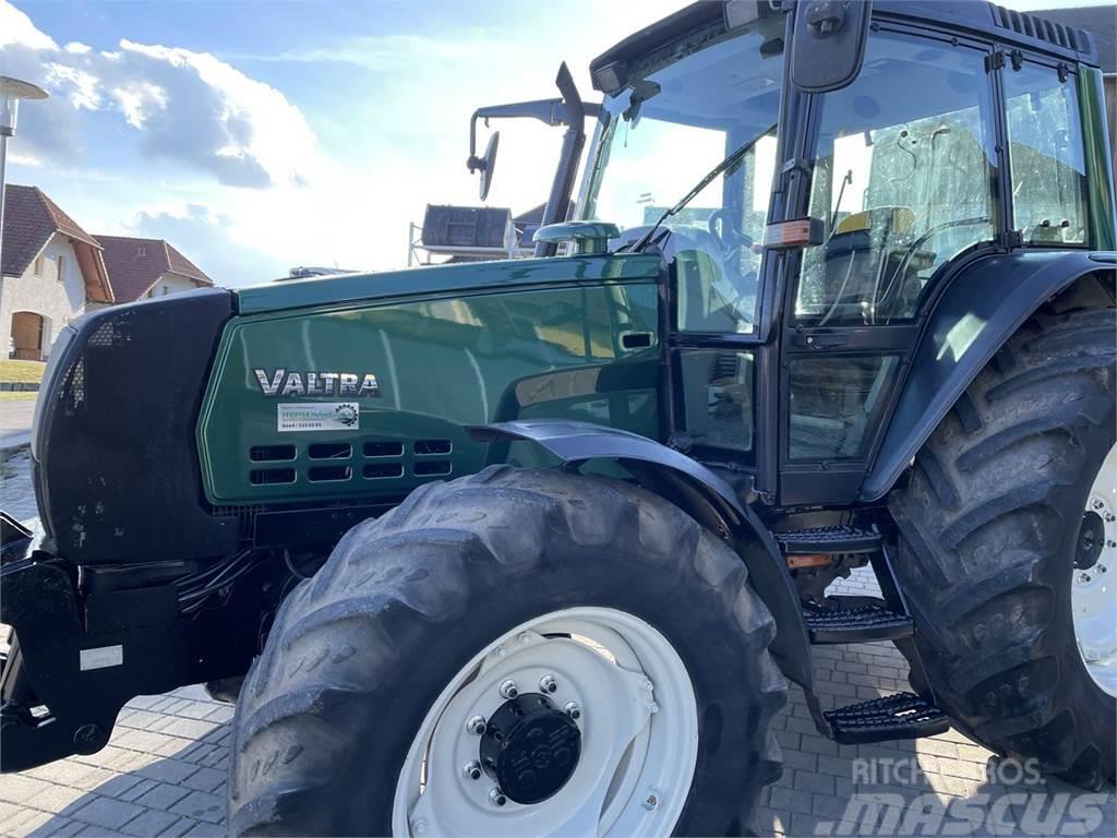 Valtra 6850 HiTech Traktorji