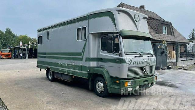 Mercedes-Benz 817 Niehoffaufbau mit Küche Sitzecke 3 Pferde Tovornjaki za prevoz živine