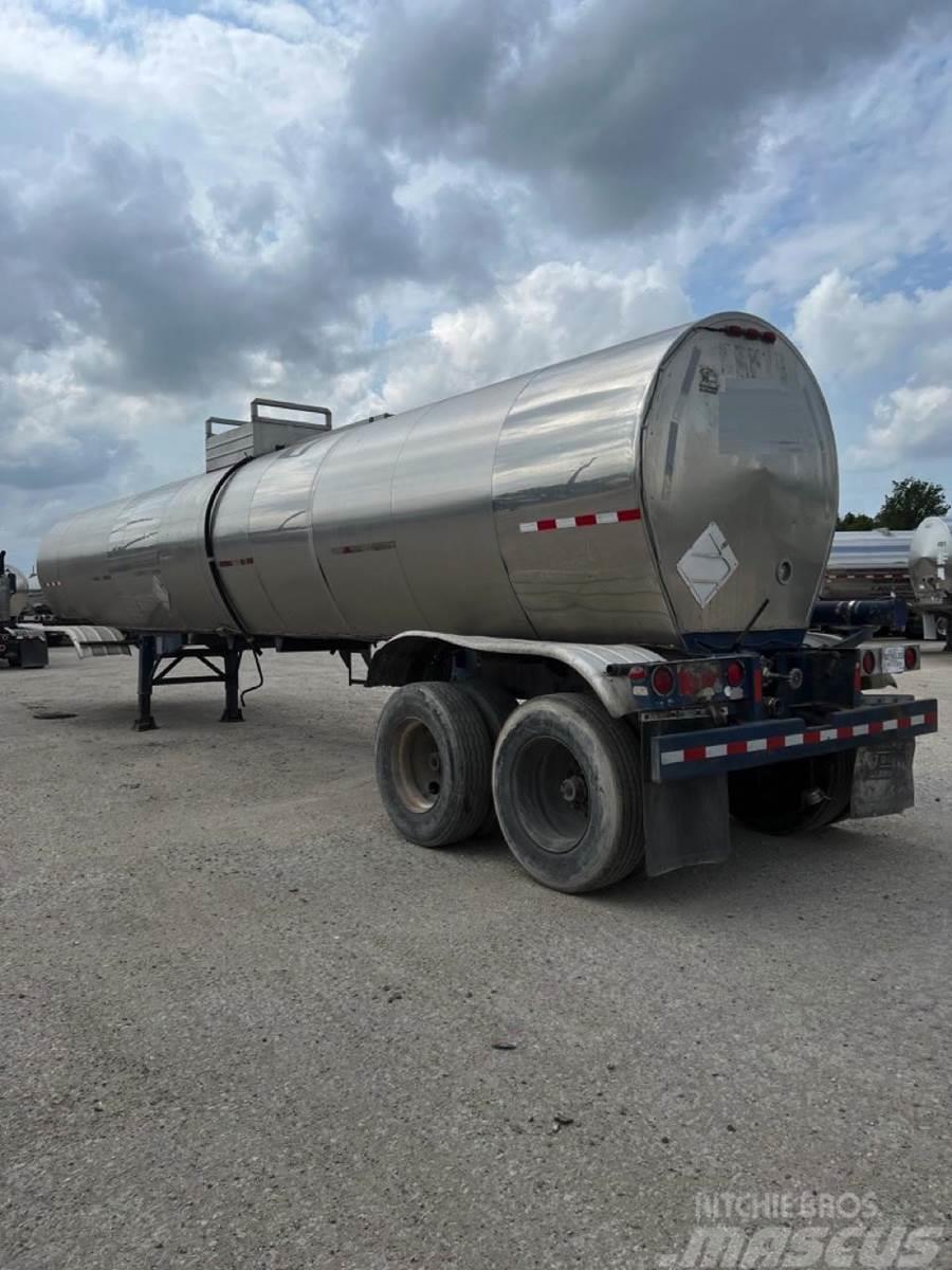 Butler 6500 GALLON - STAINLESS - REAR DISCHARGE Prikolice cisterne
