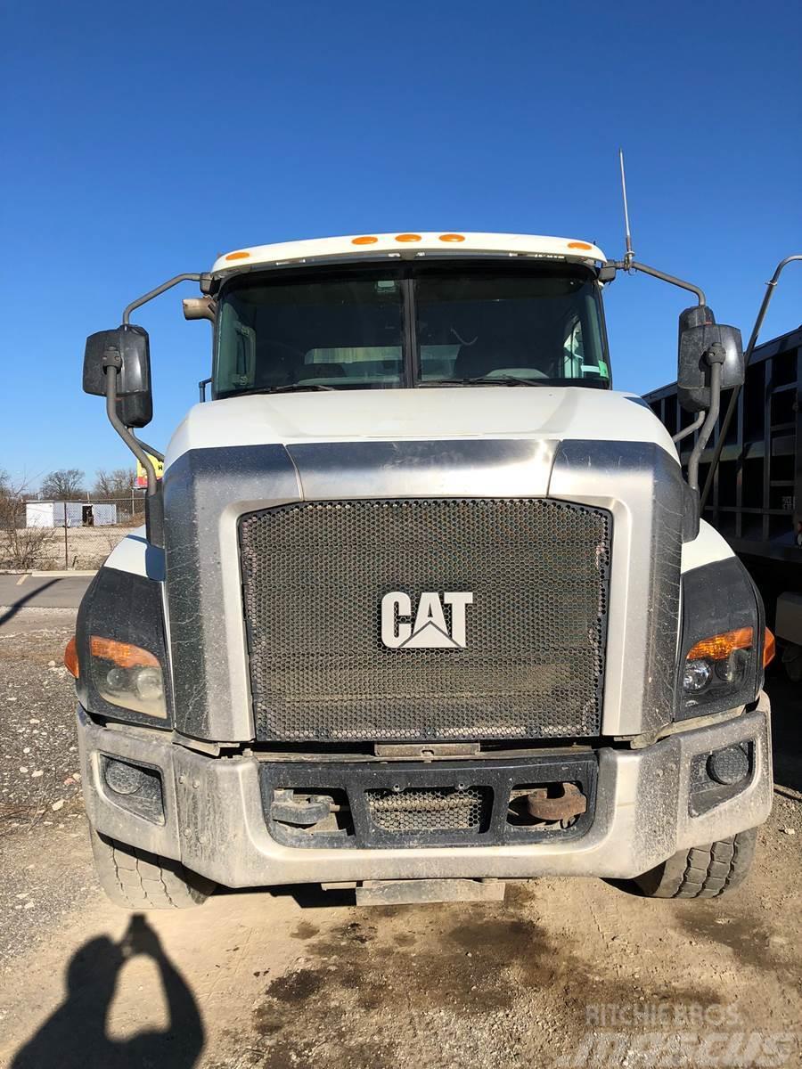 CAT CT660 Kiper tovornjaki
