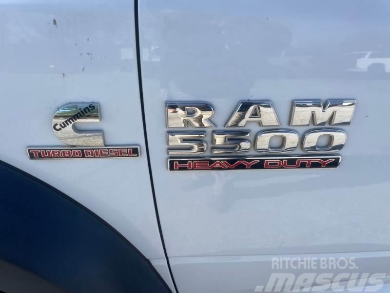 Dodge RAM 5500 CREW CAB Tovornjaki zabojniki