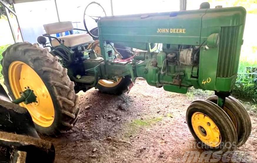 John Deere 40 series Traktorji
