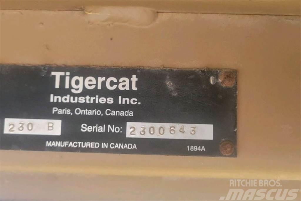 Tigercat 230B Nakladalci za les