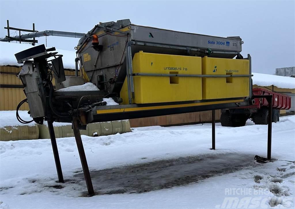 Salo 3004 hiekoitin Drugi stroji za cesto in sneg