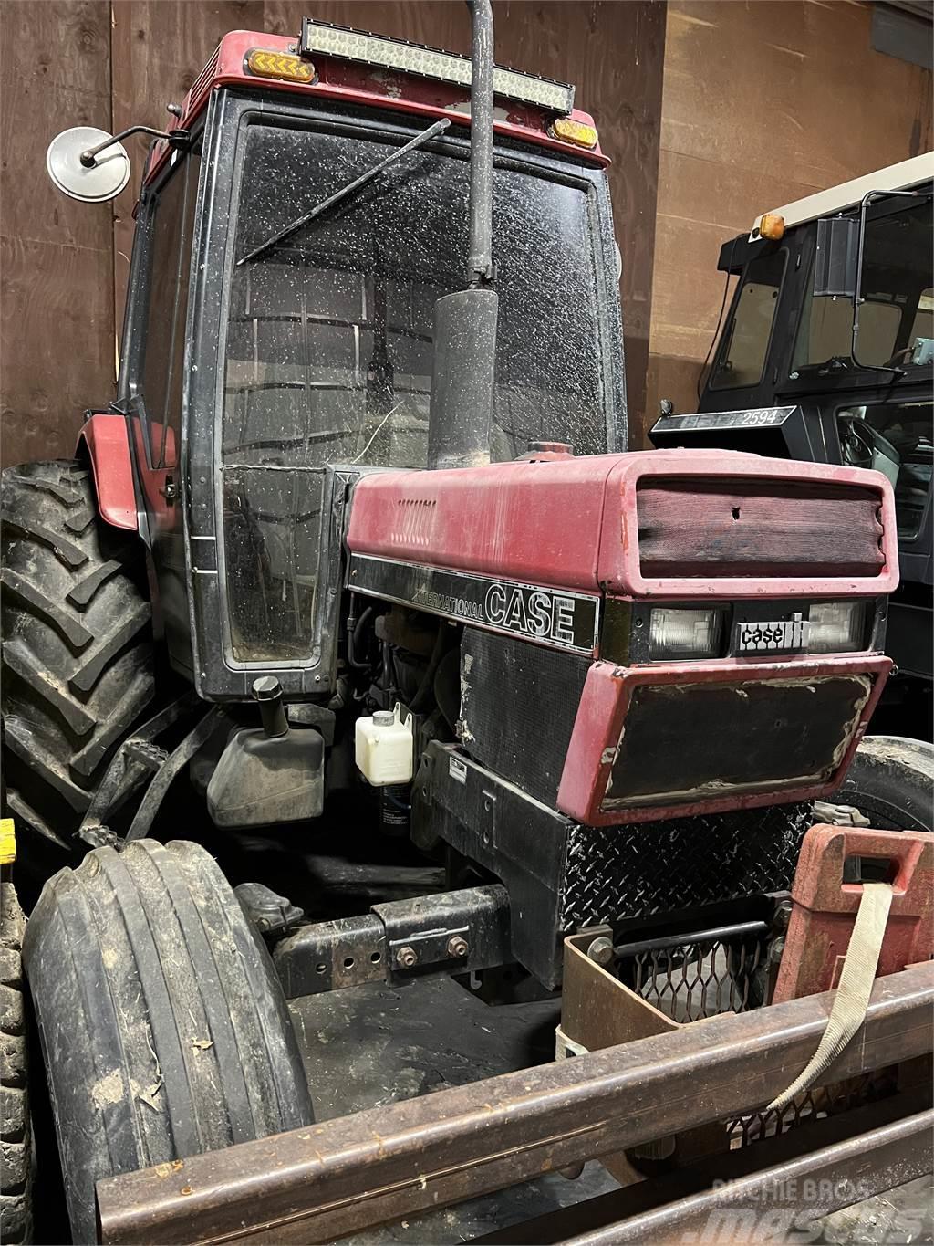 Case IH 585 Traktorji
