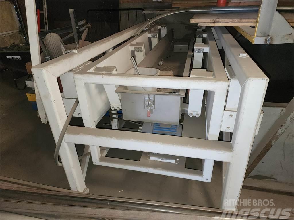  CUSTOM EQUIPMENT Deamco Feeder Conveyor - VCNF-U-1 Drugi kmetijski stroji