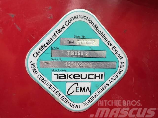 Takeuchi TB250-2 Mini bagri <7t