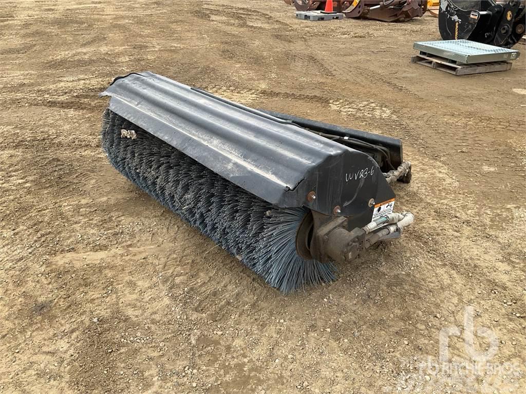 Bobcat 68 in Angle Metle