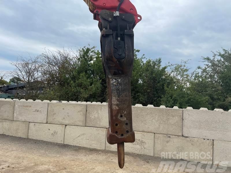 CAT Hydraulic Breaker To Suit 18 - 26 Ton Excavator Kladiva